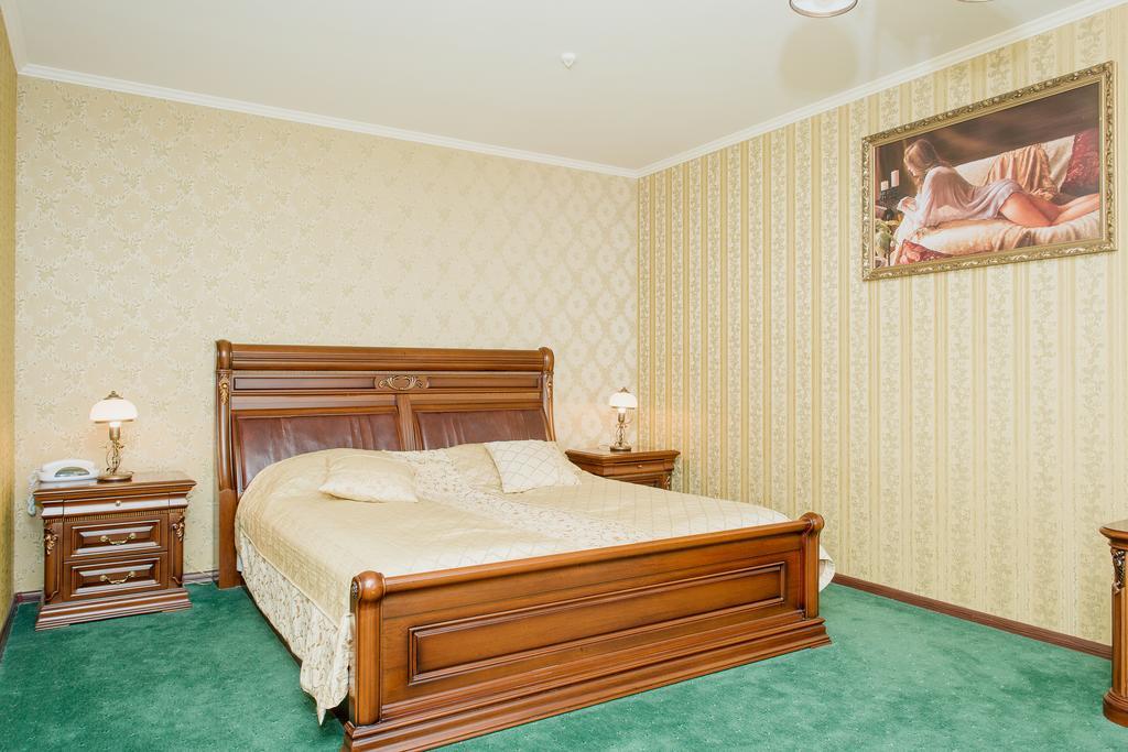 Zolota Gora Hotel-Rancho Uschhorod Zimmer foto